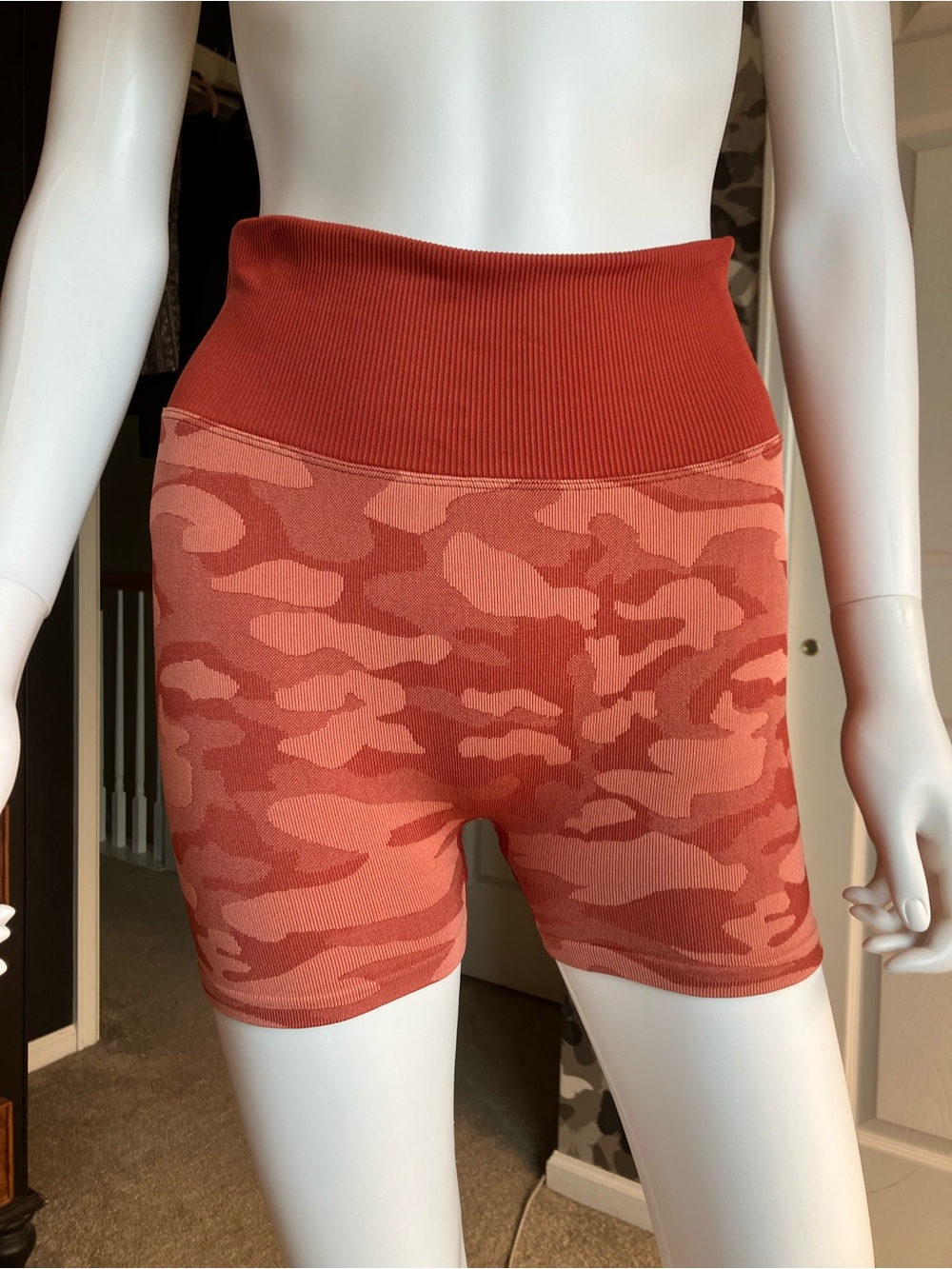 PINK Victoria's Secret Rust Pink Camo High-Rise Seamless Shorts